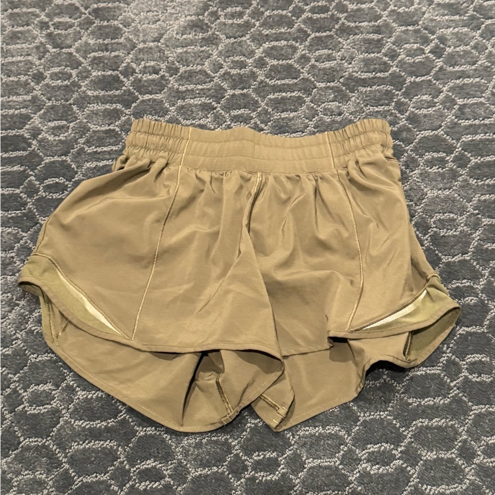 lululemon shorty hots